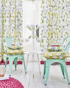 bright, bold curtains for kitchen